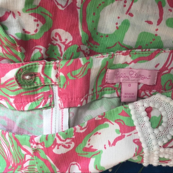 Lilly Pulitzer Liza “Forgot My Trunks”
Shorts - Picture 8 of 8